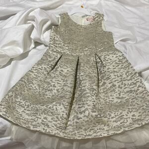 Ruby & Bloom 7 golden brocade muted print box pleated at waist euc